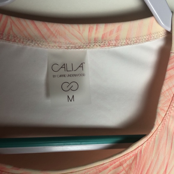 Carrie Underwood Cropped Long Sleeve Tropical Top - Picture 4 of 5